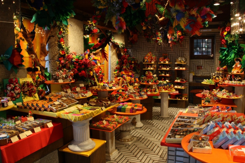 vitrine-ANDON-min_candy_store_chocolate_shop_chocolate_switzerland-393515